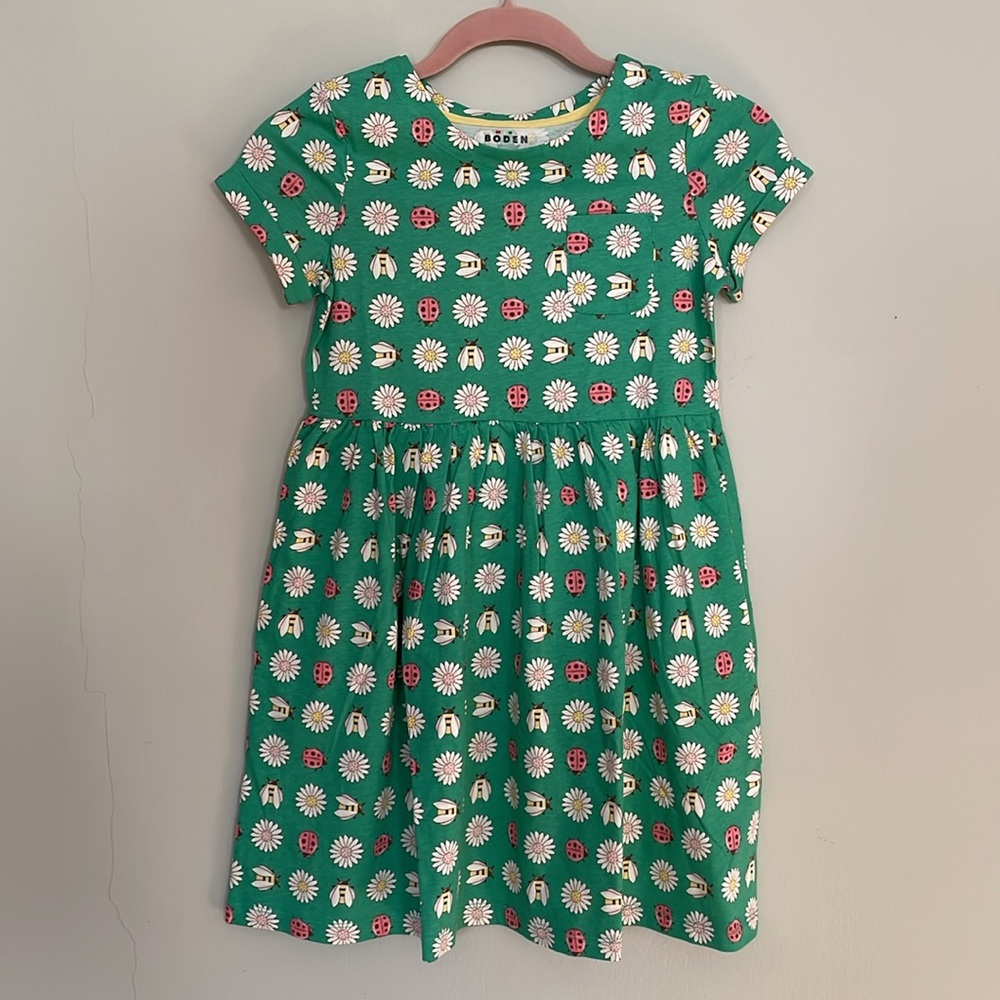 NWOT Mini Boden Short-Sleeve Jersey Dress - Pea Green Daisy Bugs